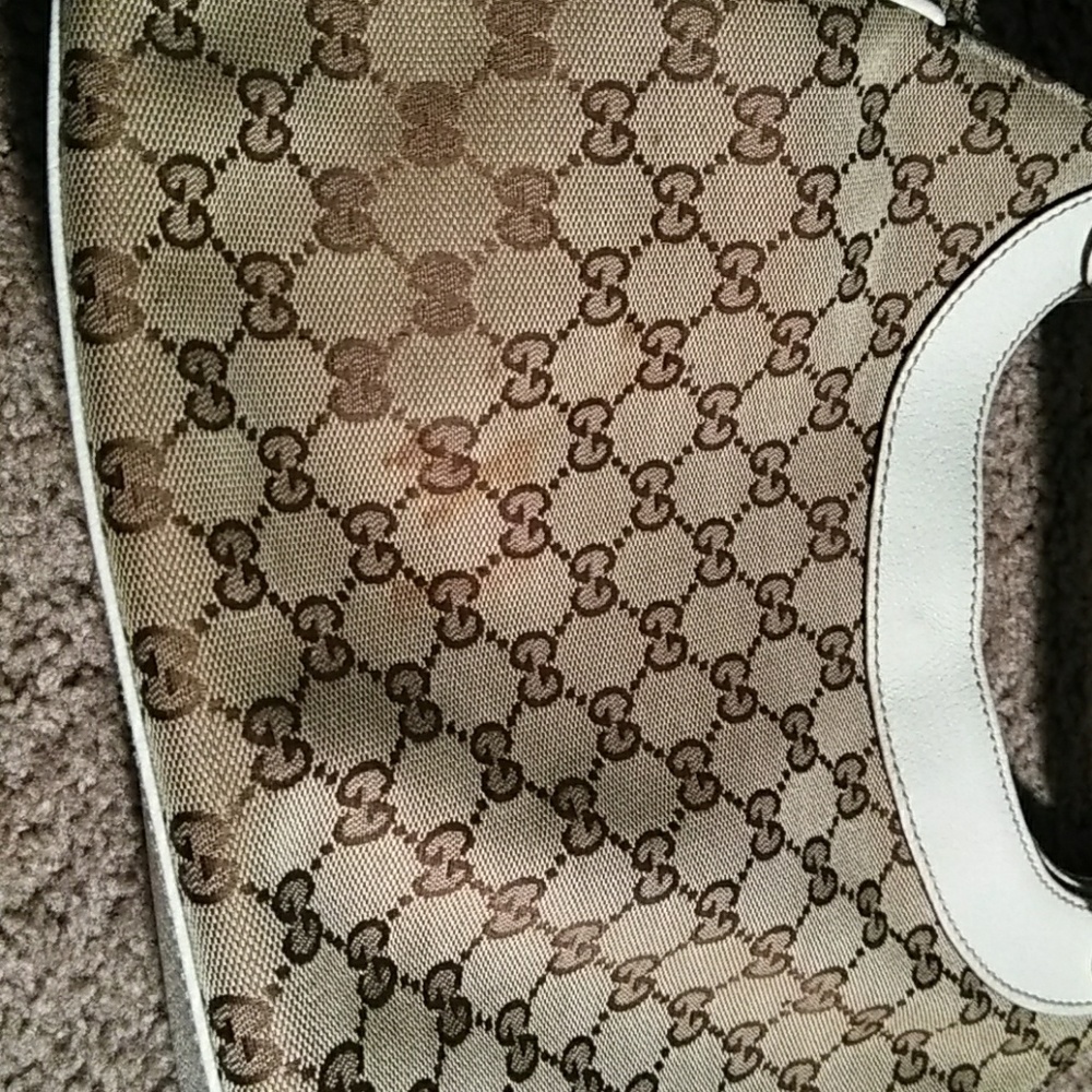 Authentic Gucci Purse - Picture 6 of 11